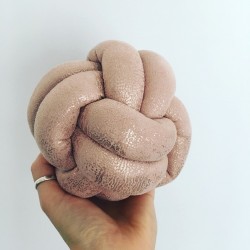 Paula Coussin Noeud XS